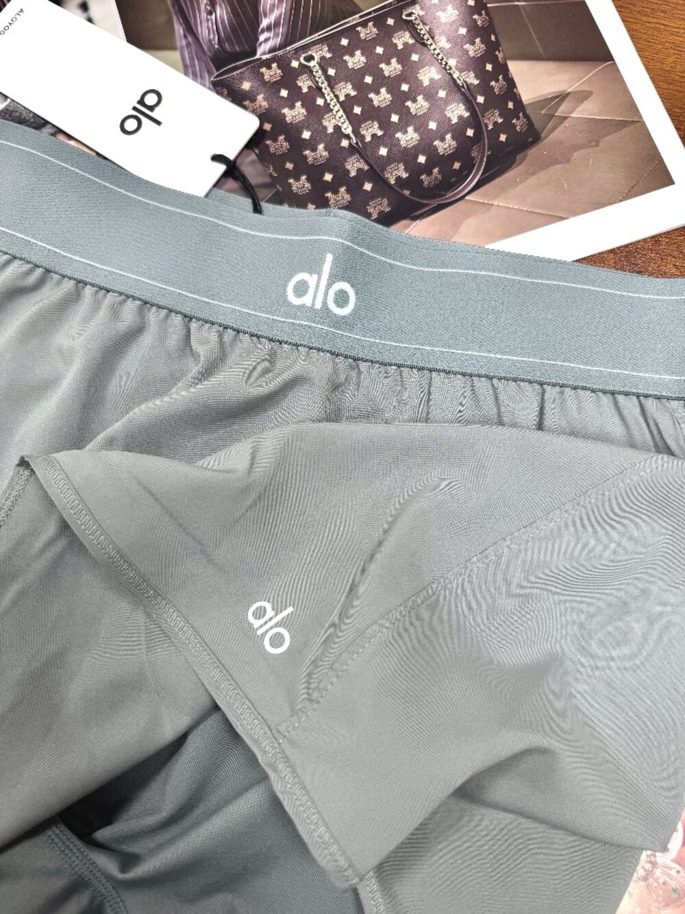 NWT😘🤩Alo Yoga Grey Match Point Tennis Skirt,High-Waisted Slimming Athletic - Picture 5 of 7